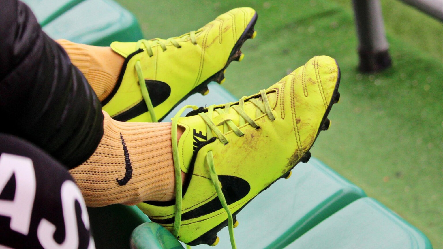 Crampons Nike : comment choisir le bon modèle selon votre terrain et votre profil ?