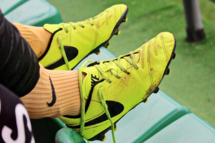 Crampons Nike : comment choisir le bon modèle selon votre terrain et votre profil ?