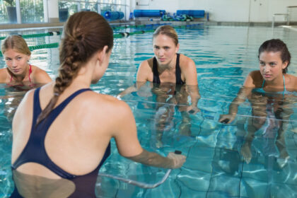 Pourquoi suivre des cours d’aquabike en piscine est idéal pour brûler des calories ?